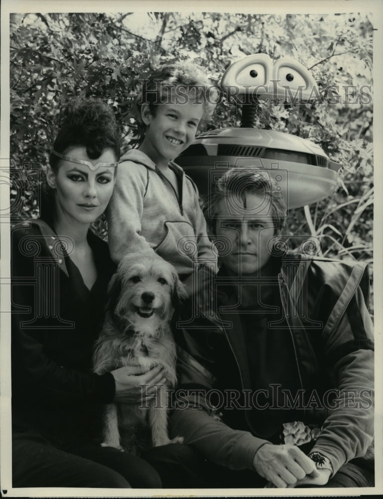 1985 Press Photo Chris Burton, Angie Bolling and Joe Rainer in CBS series-Historic Images