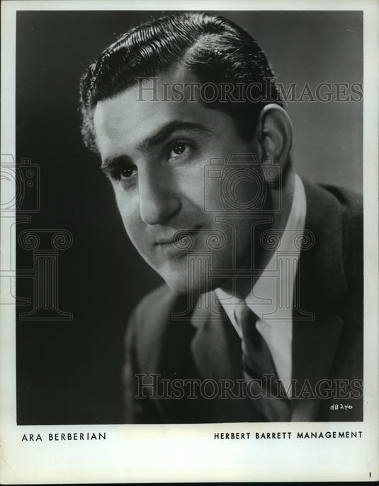 1972 Press Photo Bass Ara Berberian performs with the Milwaukee Symphony-Historic Images