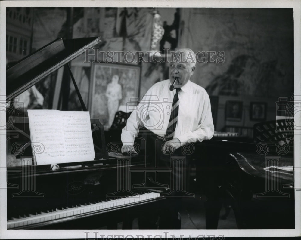 1967 Press Photo Robert Casadesus, piano playing French artist featured on NBC-Historic Images