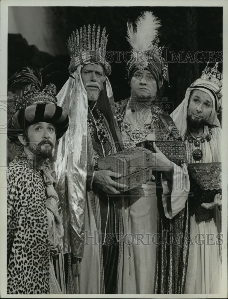 1968 Press Photo Douglas Fairbanks Jr., Arte Johnson, D. Madden, D. Whittington-Historic Images