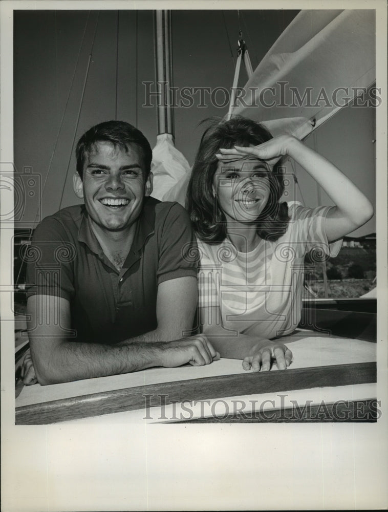 1965 Press Photo Les Brown Jr. and Judy Carne in "The Baileys of Balboa"-Historic Images