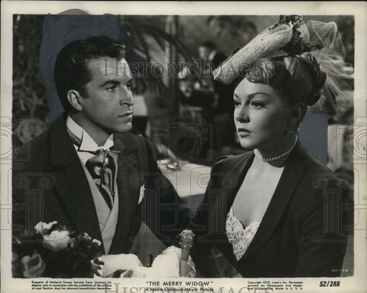 1952 Press Photo Fernando Lamas and Lana Turner in The Merry Widow - mjx03325-Historic Images