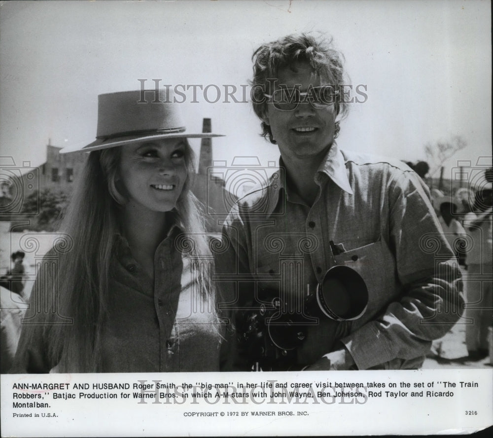 1979 Press Photo Ann-Margret &amp; husband Roger Smith on The Train Robbers-Historic Images