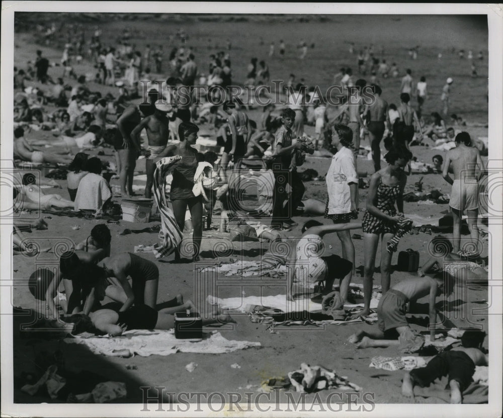 1956 Press Photo Bradford Beach - mjx03485-Historic Images