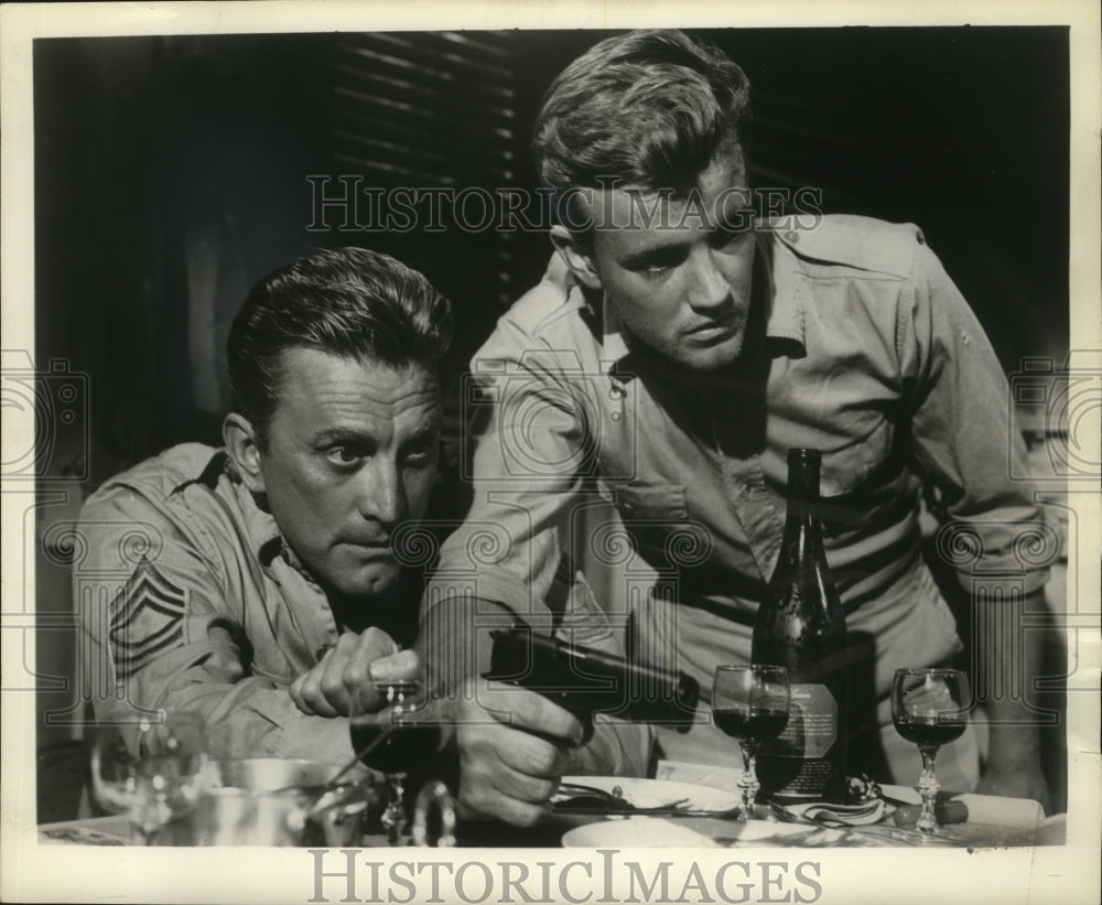 1963 Press Photo Kirk Douglas and Robert Walker in &quot;The Hook&quot; - mjx04087-Historic Images