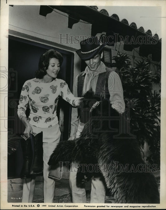 1960 Press Photo Horst Buchholz, Miriam and dog, Max in "The Magnificent Seven"-Historic Images