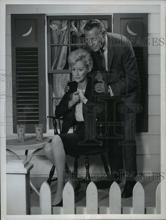 1962 Press Photo Margaret Leighton and Ralph Bellamy in The First Day-Historic Images