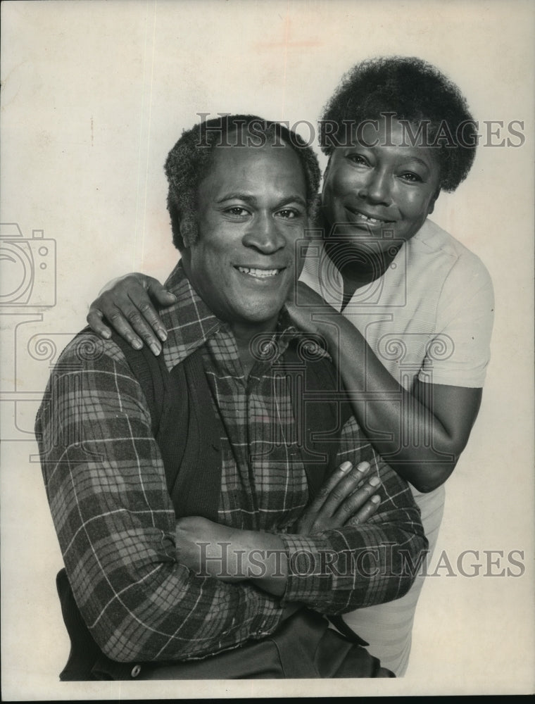 1974 Press Photo John Amos and Esther Rolle in &quot;Good Times&quot; - mjx04666-Historic Images