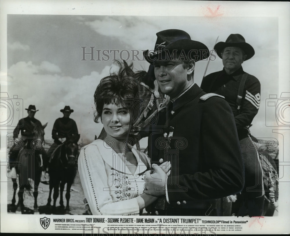 1964 Press Photo Suzanne Pleshette and Troy Donahue star in "A Distant Trumpet"-Historic Images