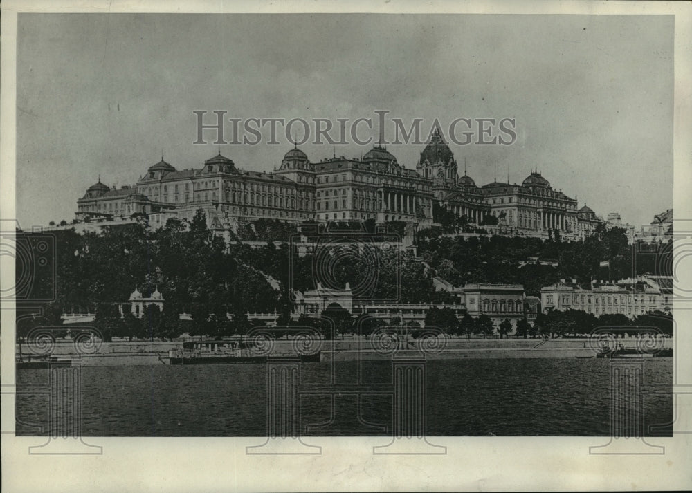 1929 Press Photo The royal palace in Budapest was the seat of Hapsburg power-Historic Images