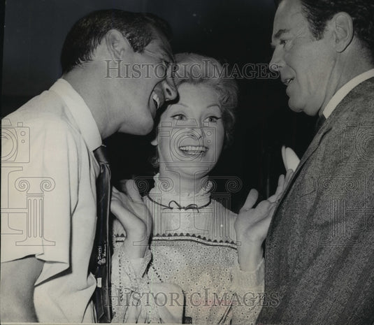 1965 Press Photo Henry Fonda & others on set of A Big Hand for the Little Lady-Historic Images