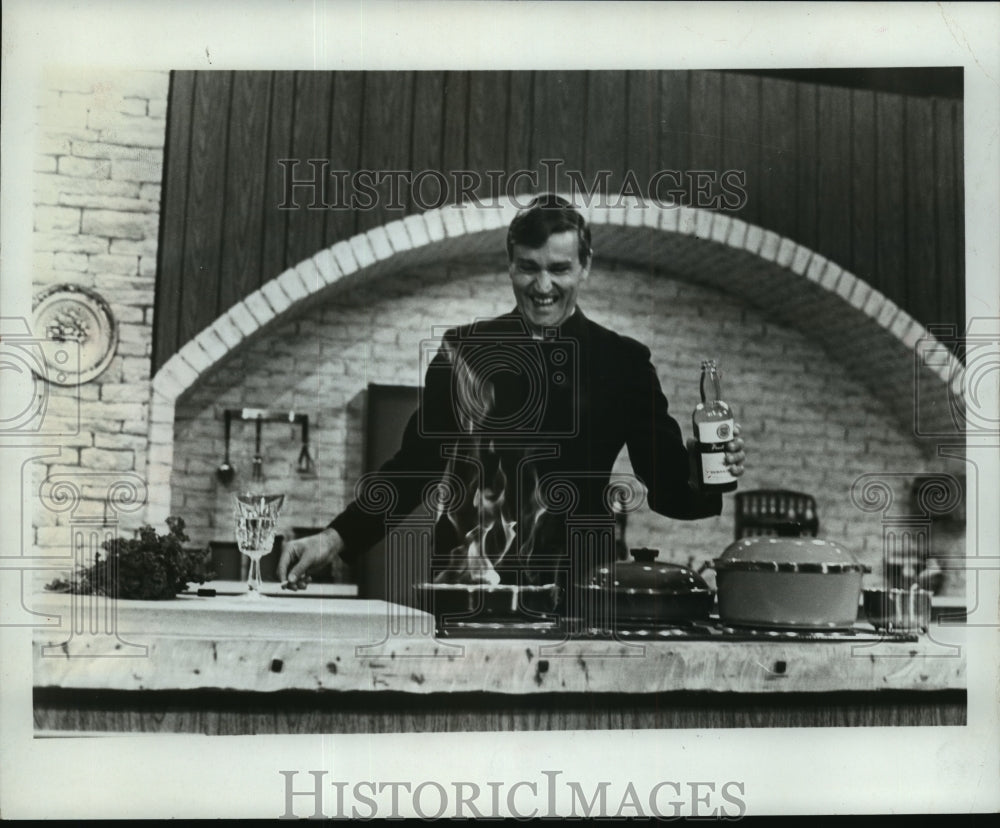 1970 Press Photo Graham Kerr doing a flambe on his cooking show - mjx06504-Historic Images