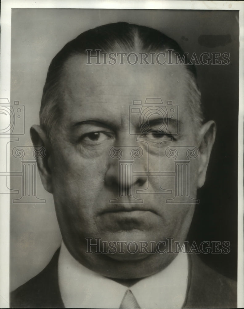 1938 Press Photo Richard Whitney for NY police mug camera after pleaded guilty-Historic Images