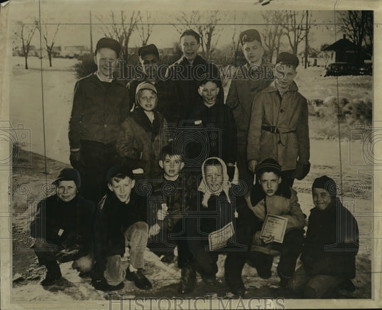 1945 Press Photo Neenah Kiwanis club's first annual ice carnival skate champs-Historic Images