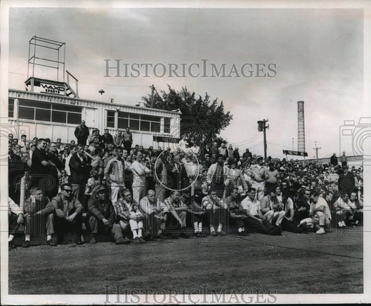 1965 Press Photo American Motors Corp. employees - mjx10965-Historic Images