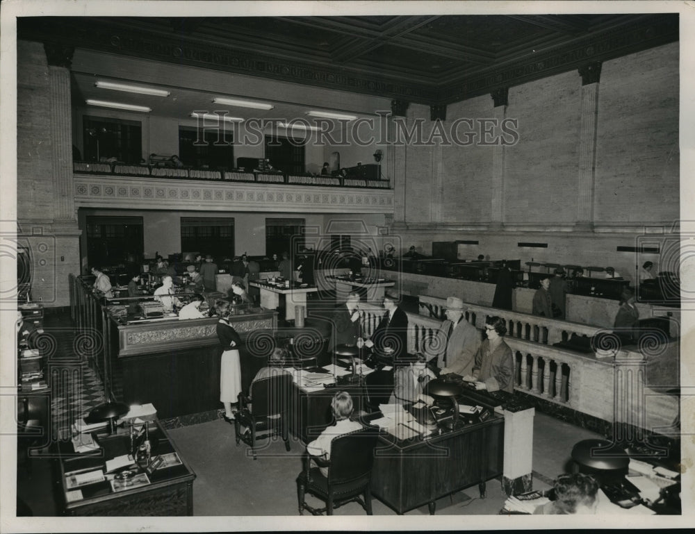 1955 Press Photo Main banking floor of the Marine National Exchange Bank-Historic Images