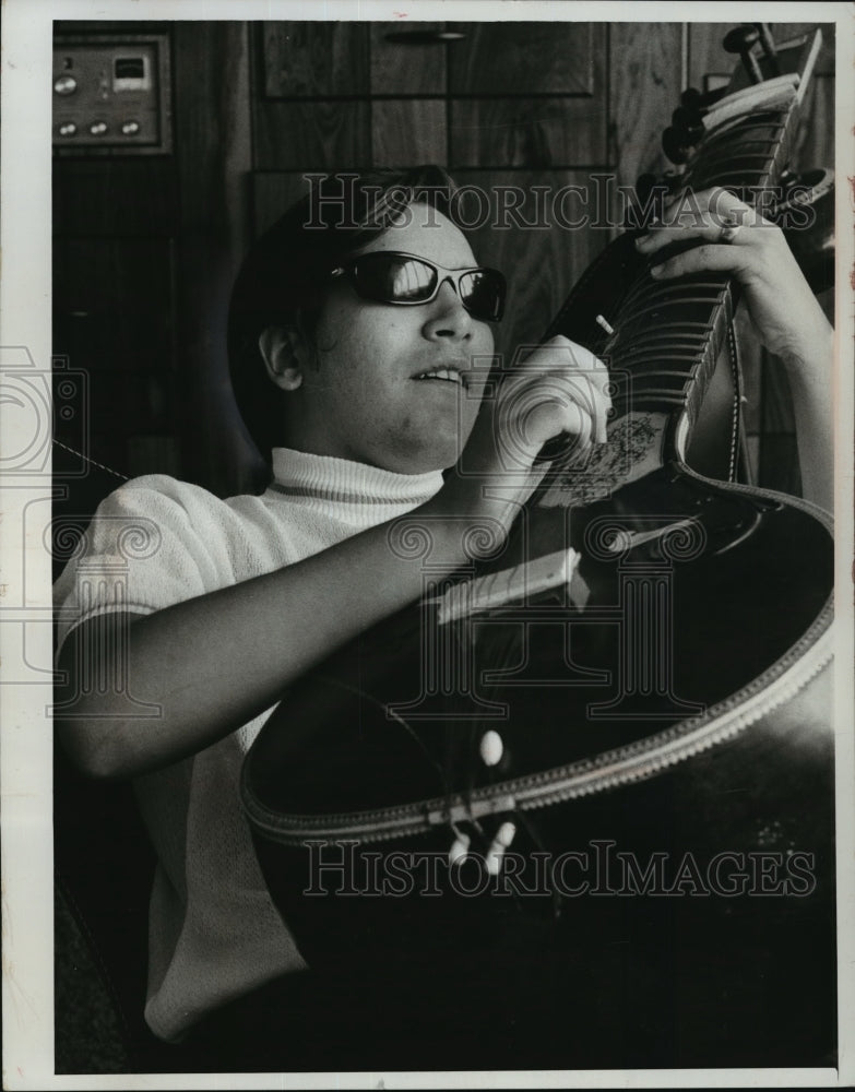 1969 Press Photo Guitarist-vocalist Jose Feliciano on Feliciano-- Very Special- Historic Images