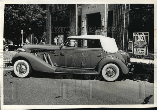 1991 Press Photo An Auburn, a Duesenberg & a Cord at Auburn Automobile Co.-Historic Images