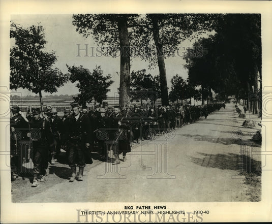 1941 Press Photo Heroic Belgian infantry pushing to front - mjx16179-Historic Images