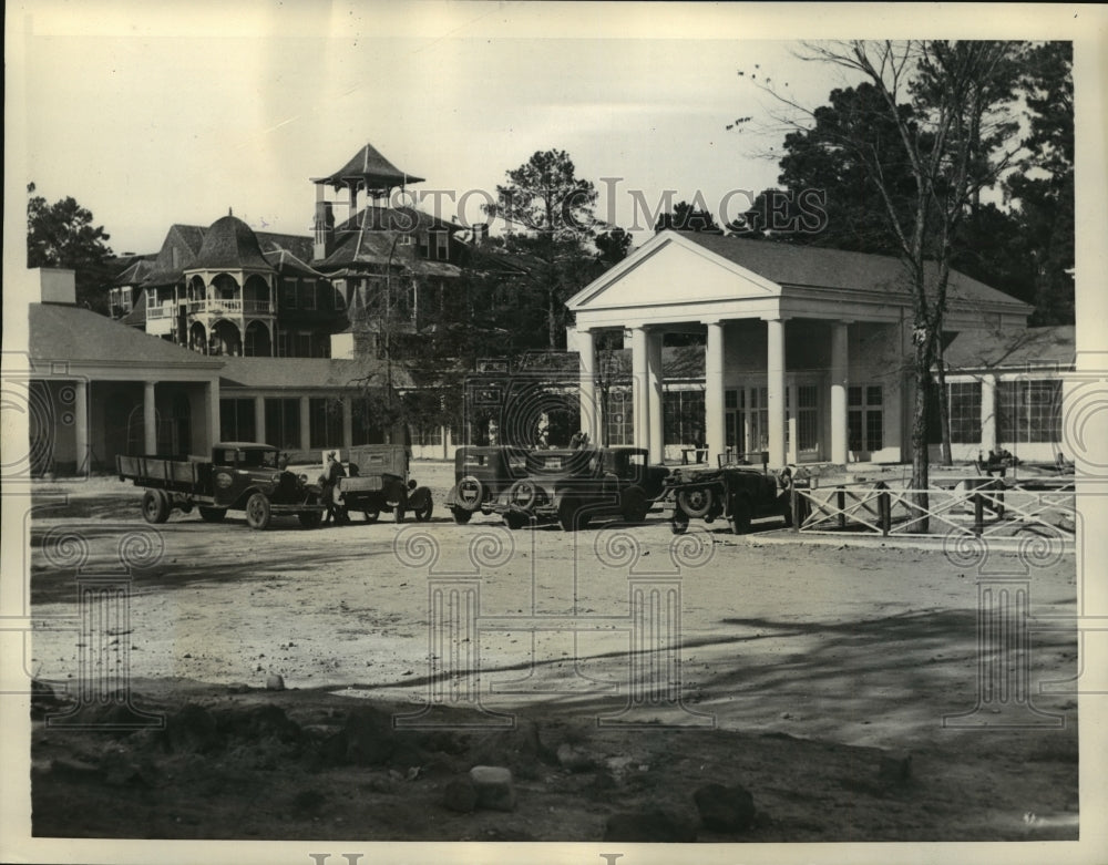 1933 Press Photo Georgia Hall being rushed to completion at Warm Springs, Ga.-Historic Images