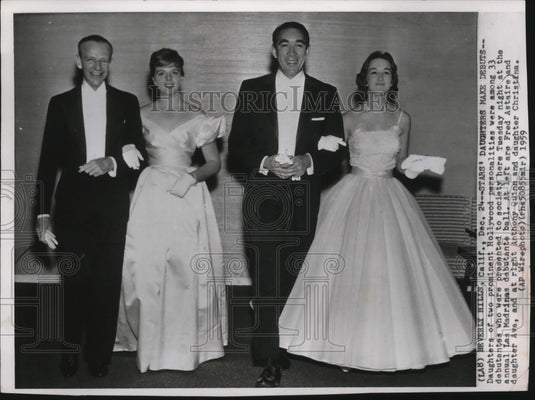 1959 Press Photo Fred Astaire & Anthony Quinn present daughters at Las Madrinas.-Historic Images