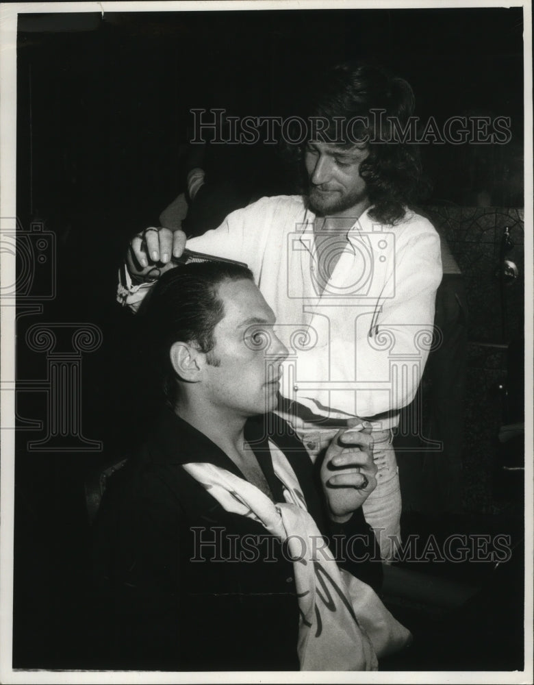 1970 Press Photo Roc Brynner cut his hair for his role in the play &quot;Opium&quot;-Historic Images
