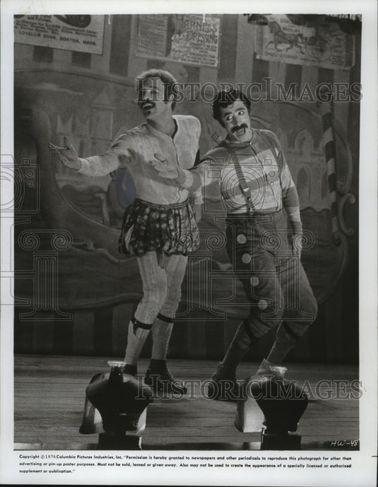 1976 Press Photo James Caan-Actor-in "Harry and Walter Go To New York."-Historic Images
