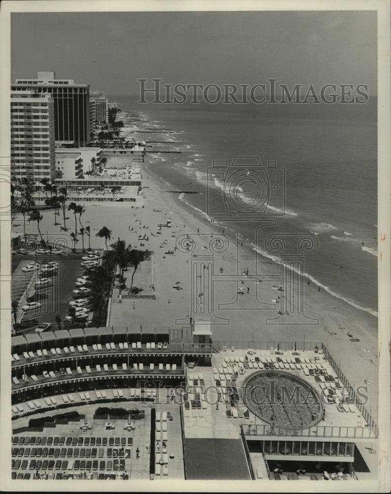1967 Press Photo Cabana clubs of hotels &amp; apartment buildings in Miami Beach-Historic Images