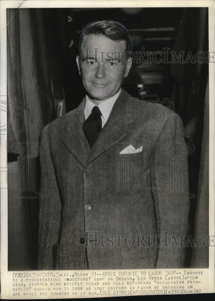 1942 Press Photo Lew Ayres, film star, in Sacramento, California - mjx18478-Historic Images