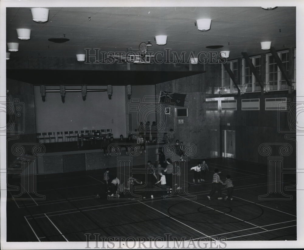 1959 Press Photo Eskimo and Indian kids at gymnasium in Federal School, Inuvik.-Historic Images