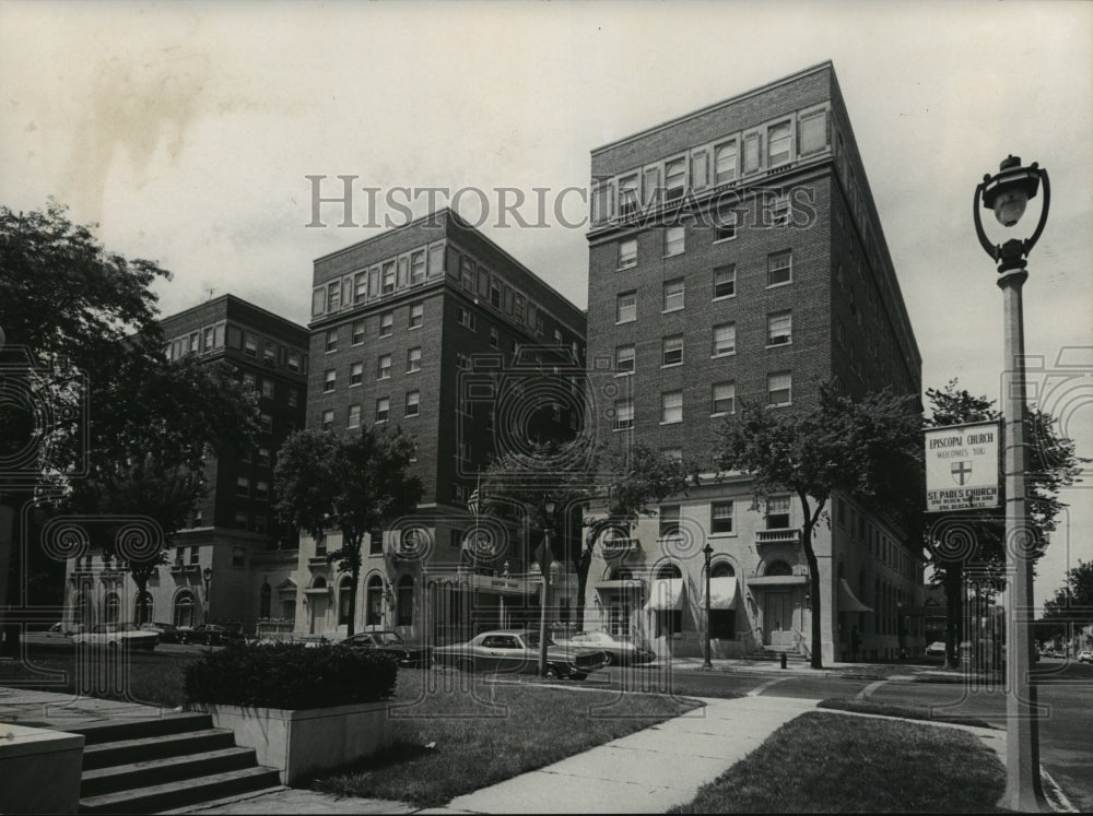 1971 Press Photo Astor Hotel - mjx18890-Historic Images