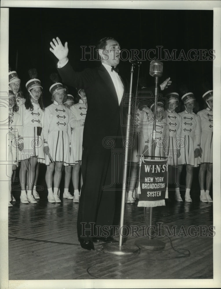 Press Photo Irving Berlin sings &quot;God Bless America&quot; at New York World Fair-Historic Images
