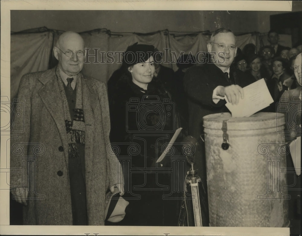 1936 Governor Alfred Landon and wife-Historic Images