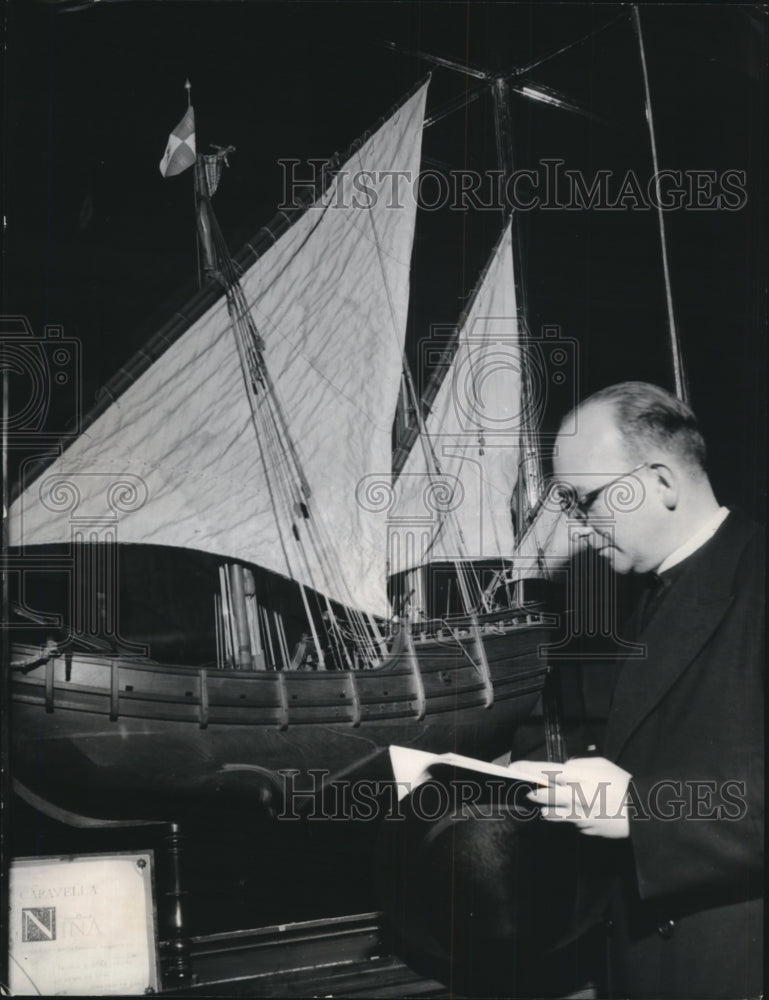 1951 Press Photo Model of the Nina, smallest of Columbus' three ships-Historic Images