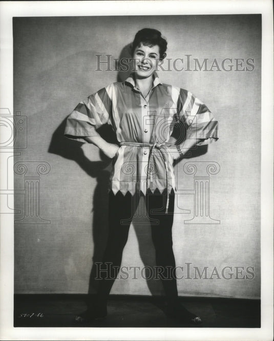 1960 Press Photo Pat Michon stars in the drama "I Passed for White" - mjx21045-Historic Images