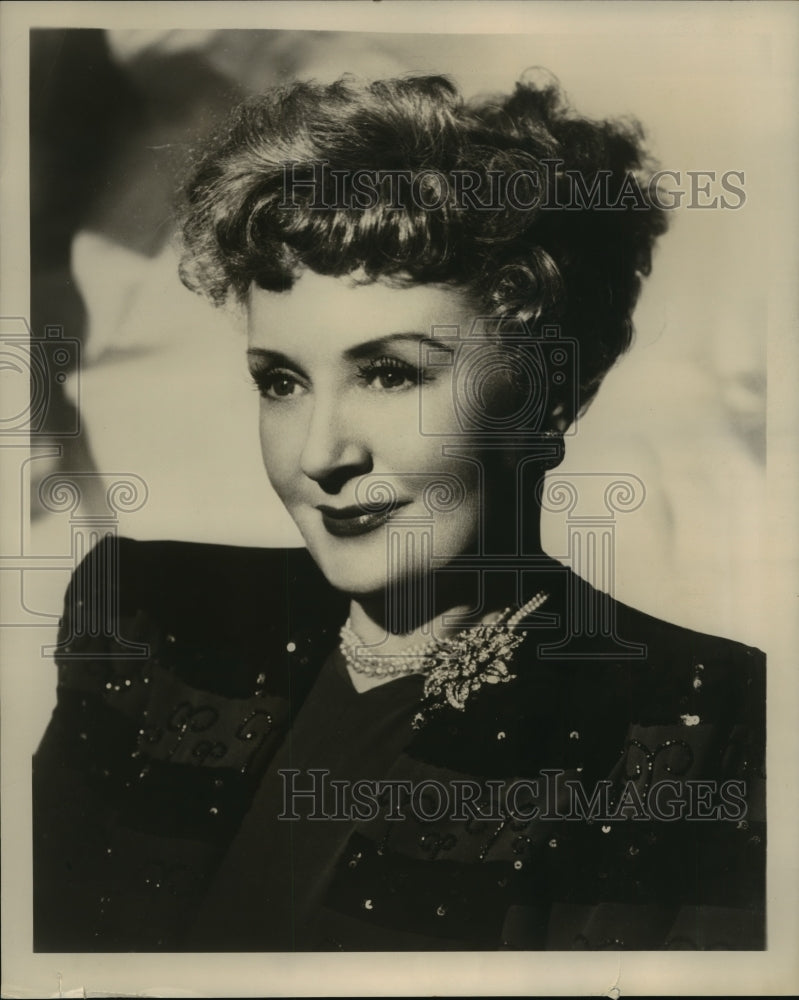 1951 Billie Burke in leading role in &quot;Dear Amanda.&quot;  - Historic Images