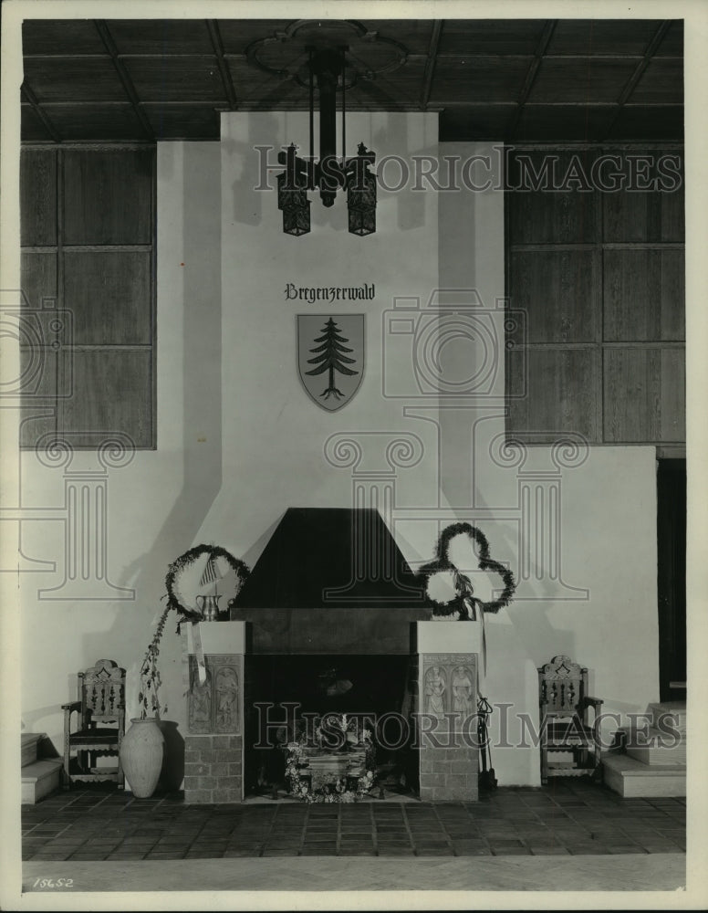 1931 Press Photo Fireplace in the auditorium at the &quot;Waelderhaus&quot; in Wisconsin-Historic Images