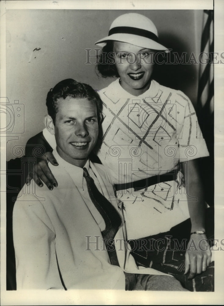 1935 Press Photo Hal Le Roy with his wife, Ruth Dodd Le Roy - mjx22126-Historic Images
