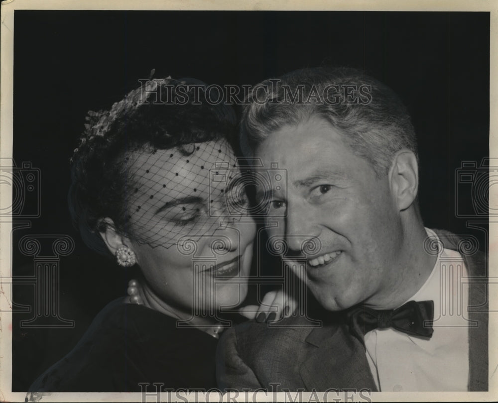 1968 Press Photo Warren Knowles seeks Republican Lt. Gov. with his wife, Dorothy- Historic Images