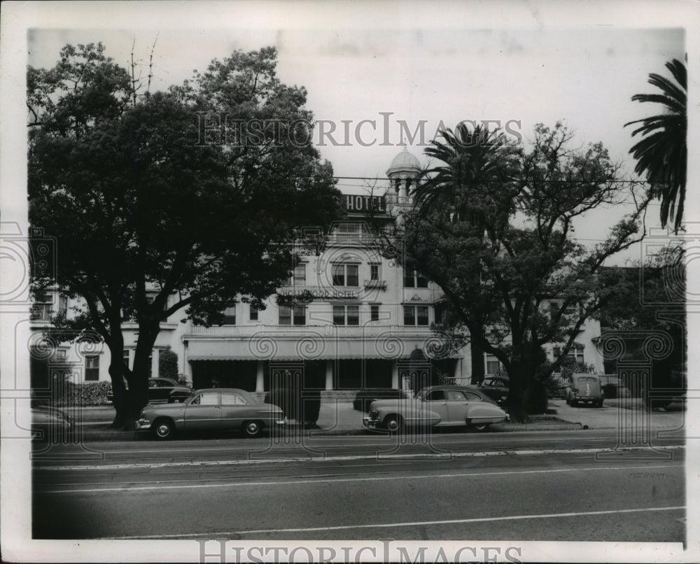 1952 The Hollywood Hotel, The Film's Capital's Oldest Landmark-Historic Images