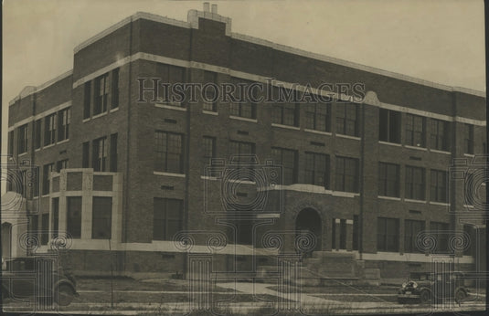 1930 Press Photo The Roosevelt school in Wauwatosa, Wisconsin - mjx24067-Historic Images