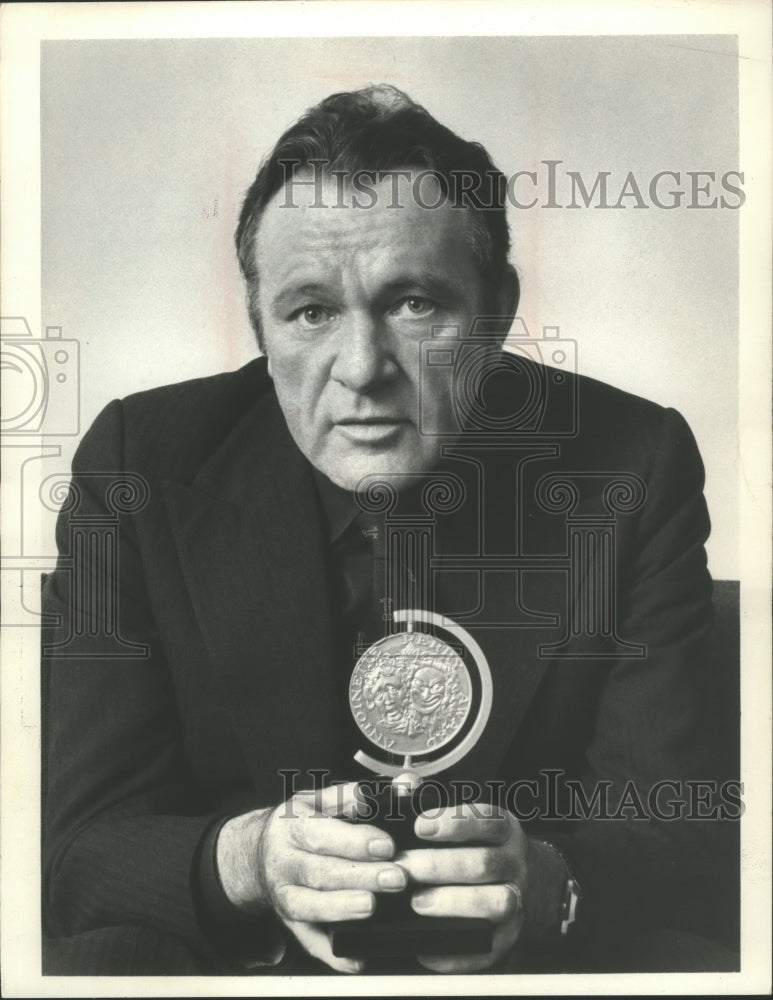 1976 Press Photo Richard Burton-Host of the American Theatre Wing&#39;s Tony Awards - Historic Images