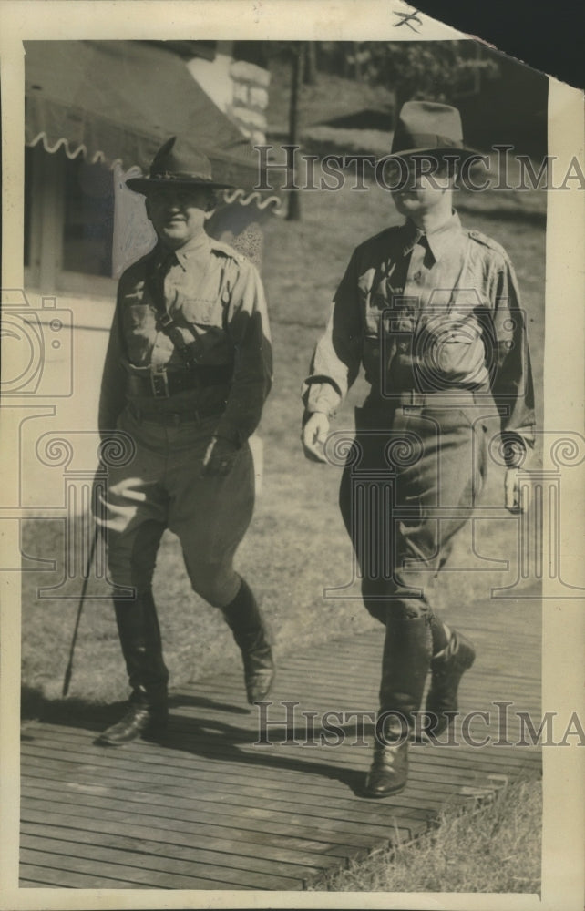 1932 Press Photo Governor Philip F. La Follette with Colonel Nicholas M. Schantz - Historic Images