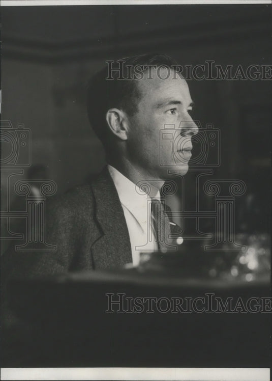 1934 Press Photo Corliss W. Lamont at the Jersey City Police Headquarters - Historic Images