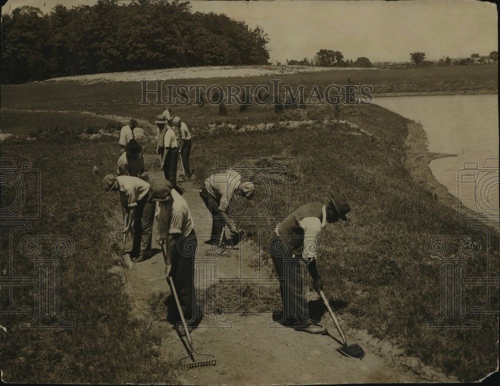 1932 Press Photo Relief Laborers During the Construction of Brown Deer Park - Historic Images