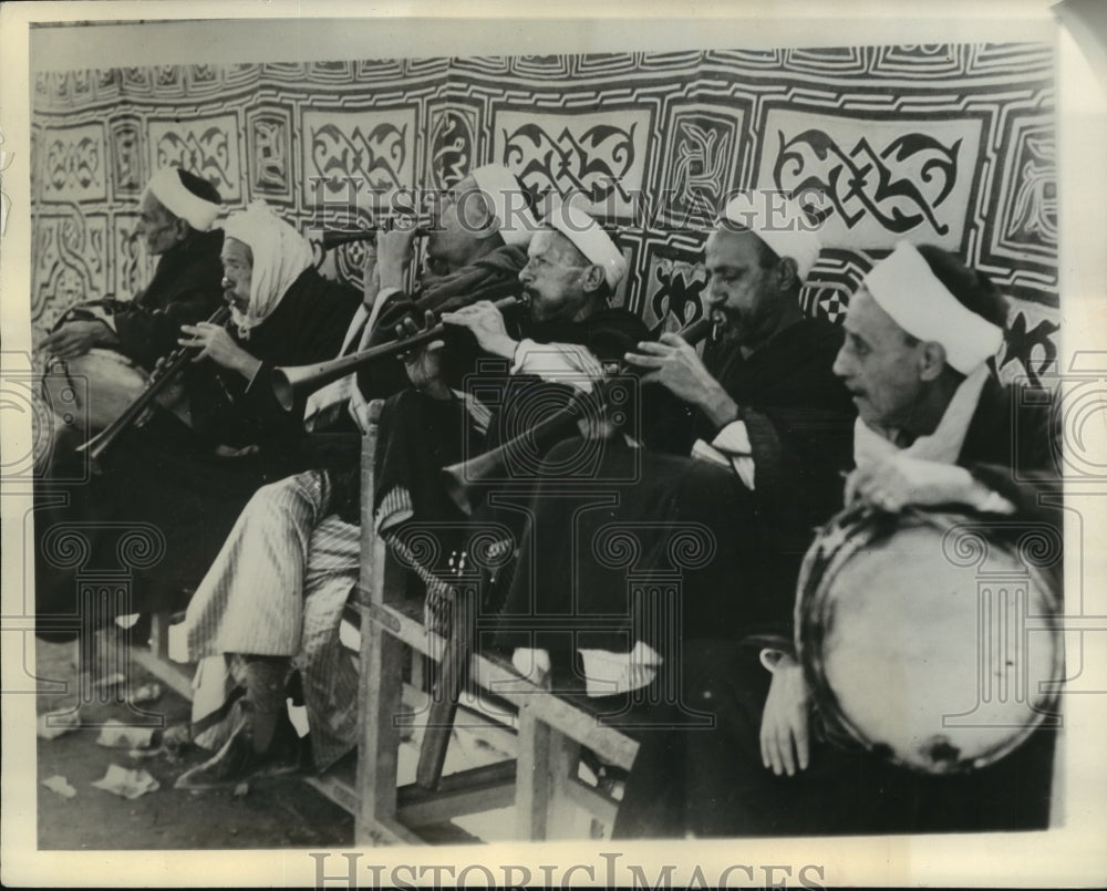 1938 Press Photo Egyptian Musicians Rendering a Serenade to King Farouk-Historic Images