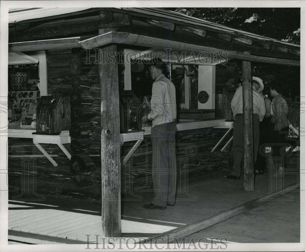 1949 Press Photo Gambling at Menominee Indian Reservation - mjx24774-Historic Images