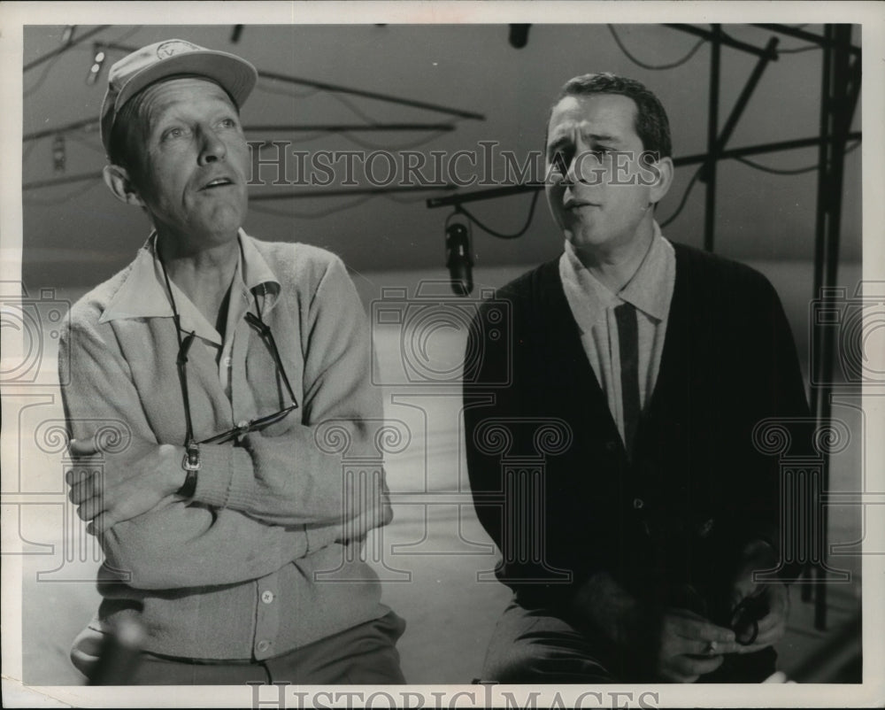 1960 Press Photo Bing Crosby &amp; Perry Como on Perry&#39;s show on WTMJ-TV - Historic Images