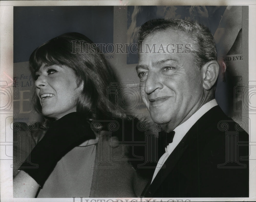 1966 Press Photo Jules Dassin and Melina Mercouri Arrive at New York Premiere - Historic Images