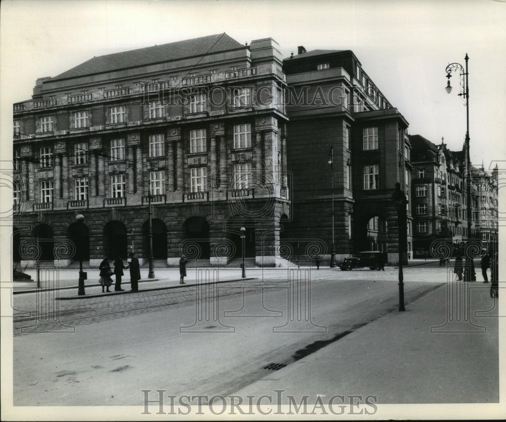 1944 Press Photo Czechoslovakian Street Scene - Historic Images